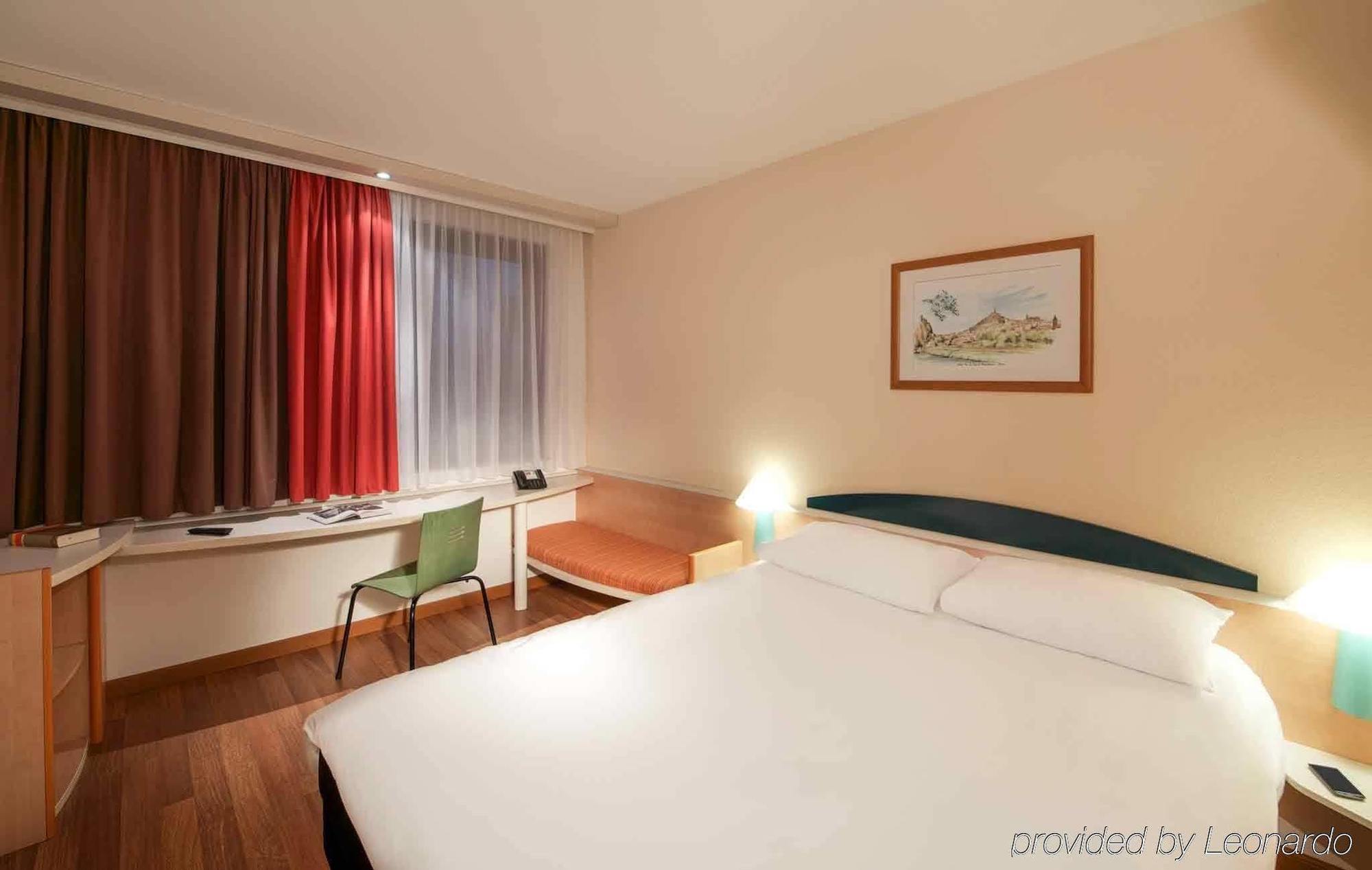 Ibis Bremen City Екстериор снимка