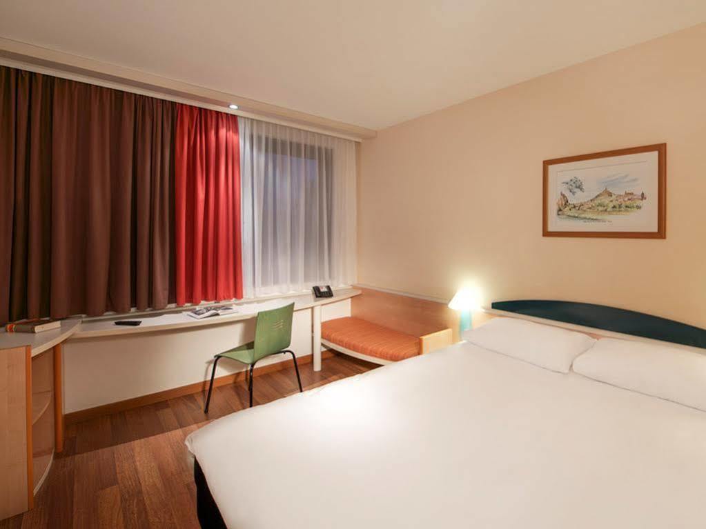 Ibis Bremen City Екстериор снимка